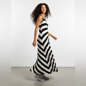 Calvin Klein Black and White Striped Maxi Dress Sz 2 NEW